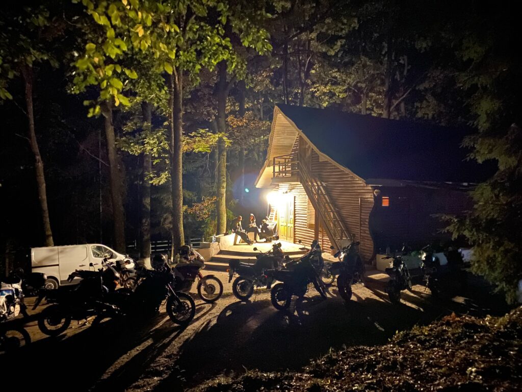 Cu motoru ar ogoru (2020)